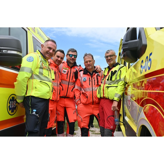 ef02a539-9f52-4879-90a7-9e8db0d088d2