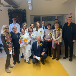 Consegna dei fondi raccolti dall’Associazione Helianthus APS culturale  in favore della SC Oncologia dell’Ospedale Maggiore