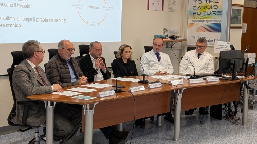 Novinarska konferenca v zahvalo Fundaciji CRTrieste za donacije KE klinično operativni enoti (UCO) Nevrološke klinike in KE klinično operativni enoti (UCO) Urološke klinike