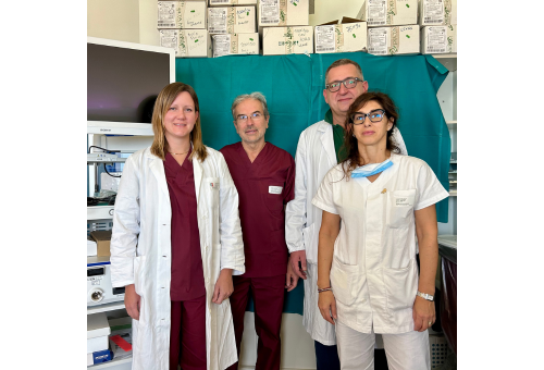 Delicato intervento di chirurgia endoscopica transnasale per la rimozione di un tumore maligno