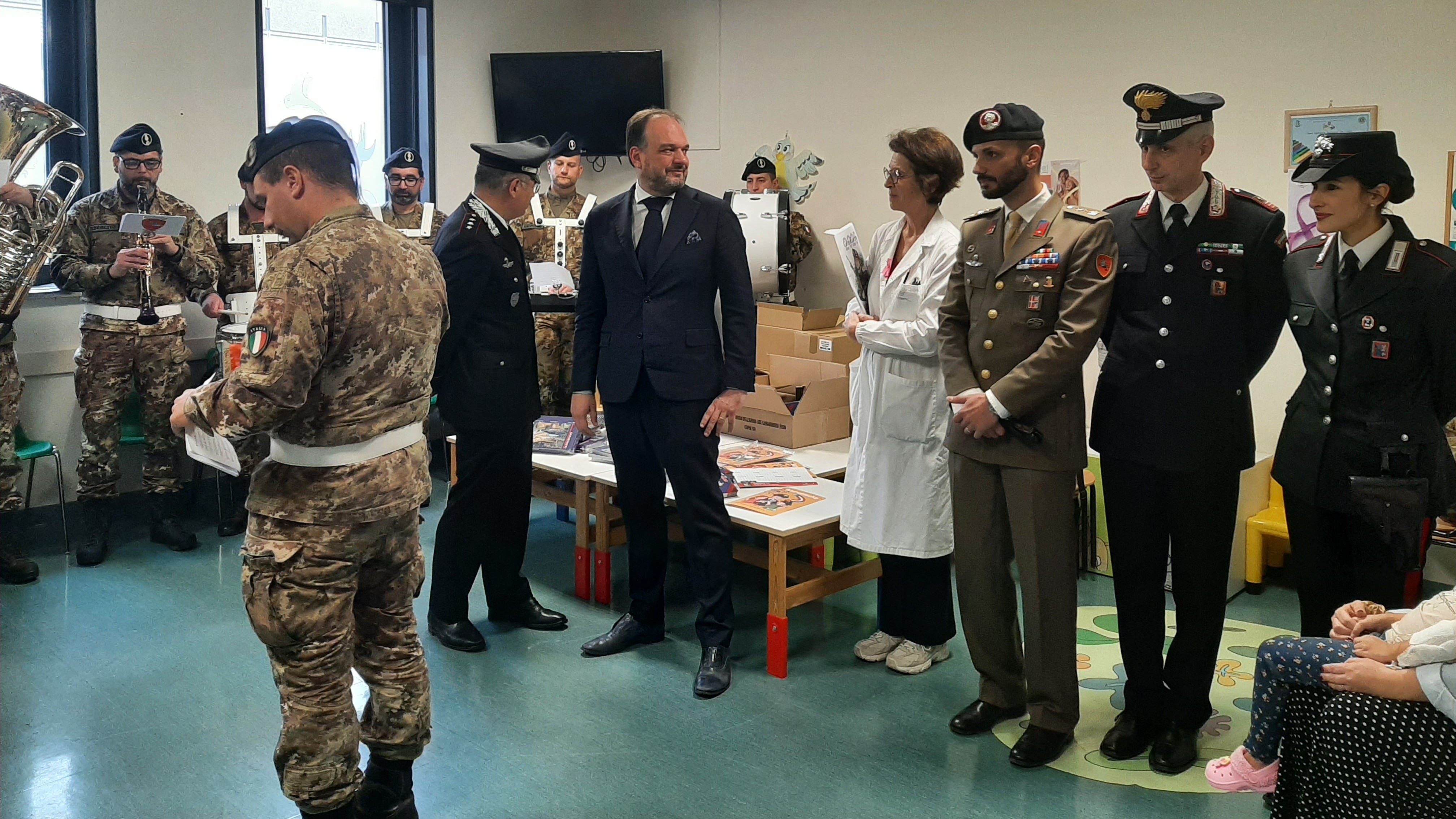 Auguri alla pediatria di Monfalcone dall'associazione "Insieme di può"