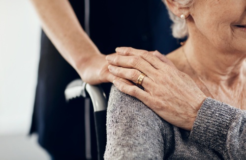 Izjava direktorice hospica v Tržiču v zvezi s članki v časopisu Il Piccolo z naslovom »Hospicu v Tržiču grozi zaprtje« in v časopisu Il Goriziano z naslovom »Hospic v Tržiču, Morettijevo opozorilo: »Premestitev ranljivih bolnikov v Gorico bi bila zelo resna««