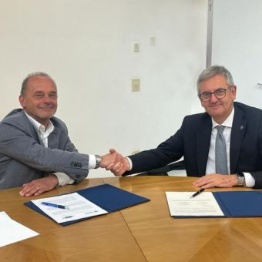 Podpis sporazuma med Univerzo v Trstu in ASUGI za usklajevanje komunikacije
