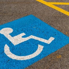 Rezervirana parkirna mesta za invalide Bolnišnica Cattinara